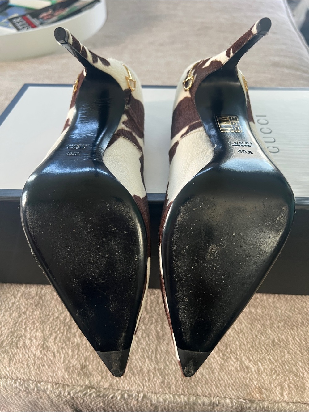 Gucci Brown and White Cowhide Stiletto Pumps with Gold Accent - Picture 9 of 11